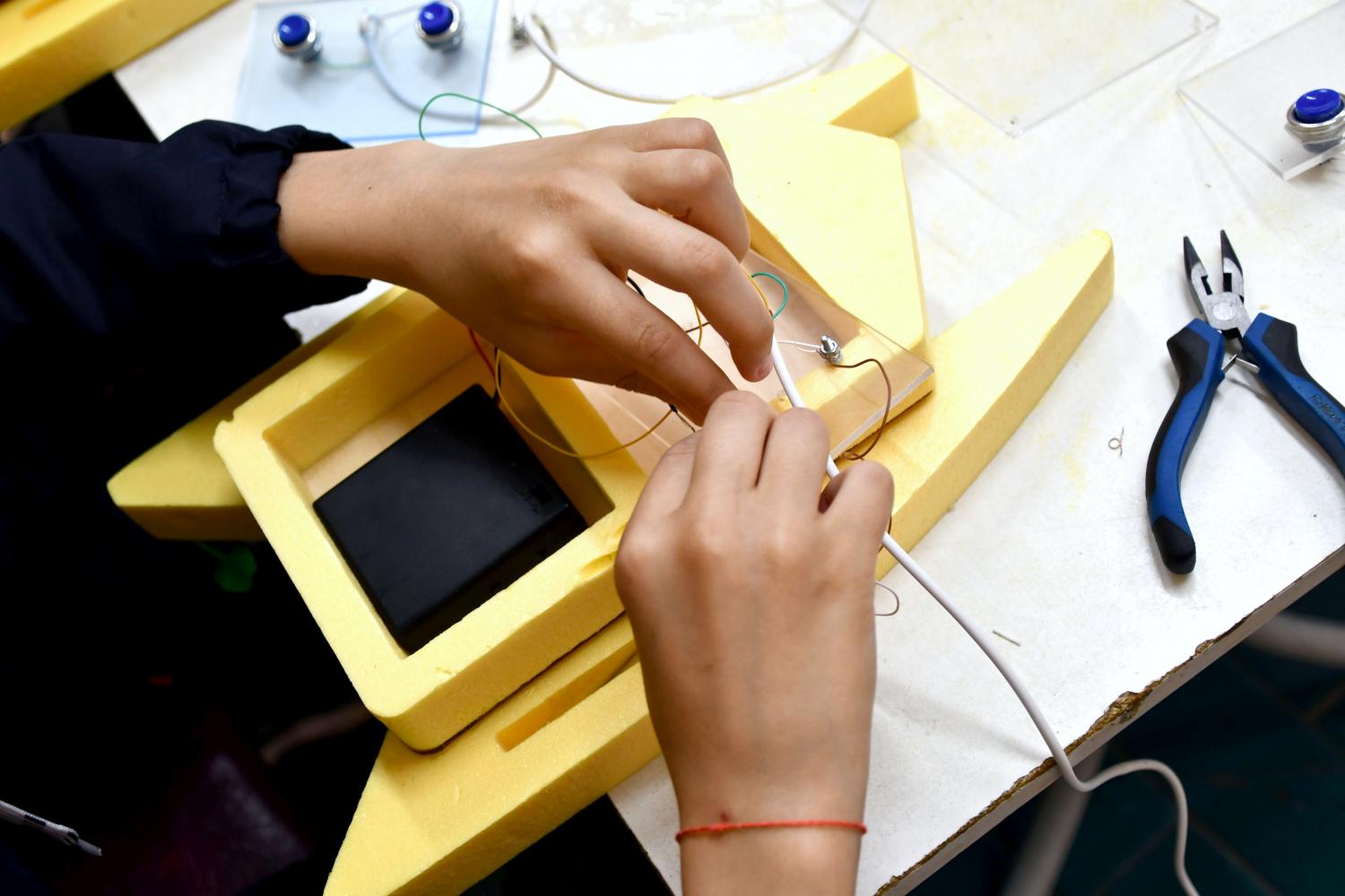 Базовый набор для развития начальных навыков по судомоделированию. проводное управление «Юнга» Базовый набор для развития начальных навыков по судомоделированию. проводное управление «Юнга»